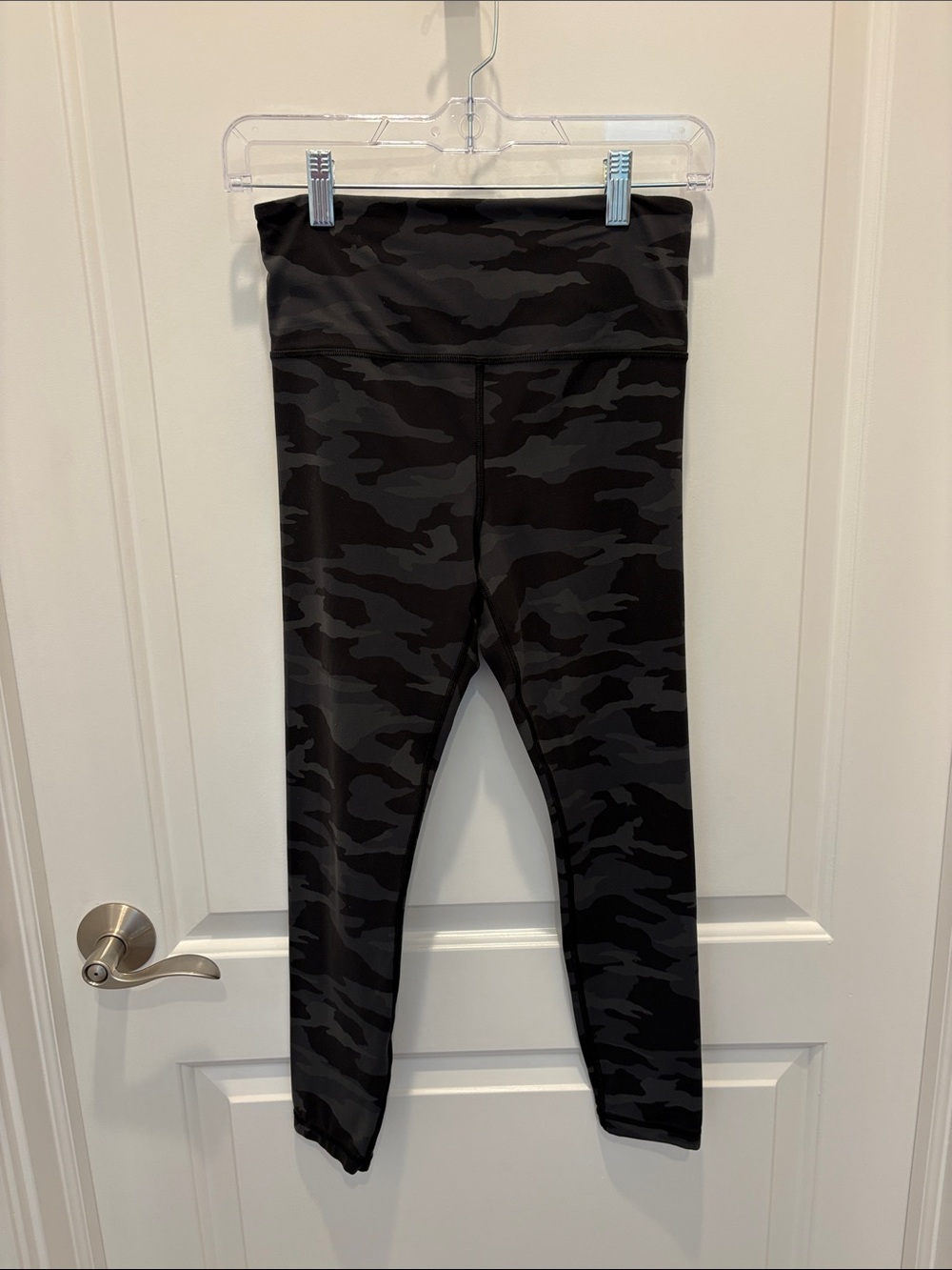 Athleta Black Camo Leggings - Comfortable Active Bottoms